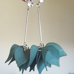 ⭐ Flower Dangle Stud Earrings